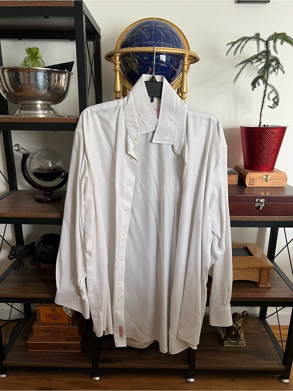 Brooks Brothers White Long-Sleeve Dress Shirt with Spread Collar